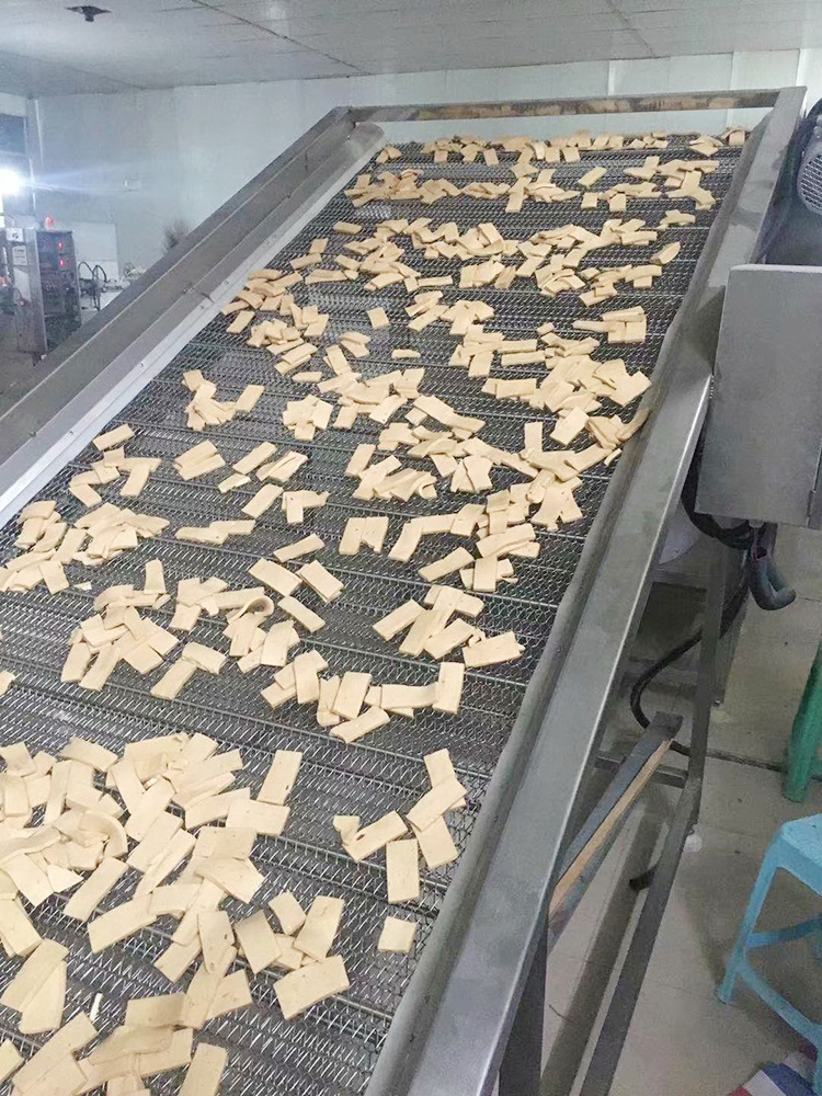 輸送機(jī)在食品生產(chǎn)線